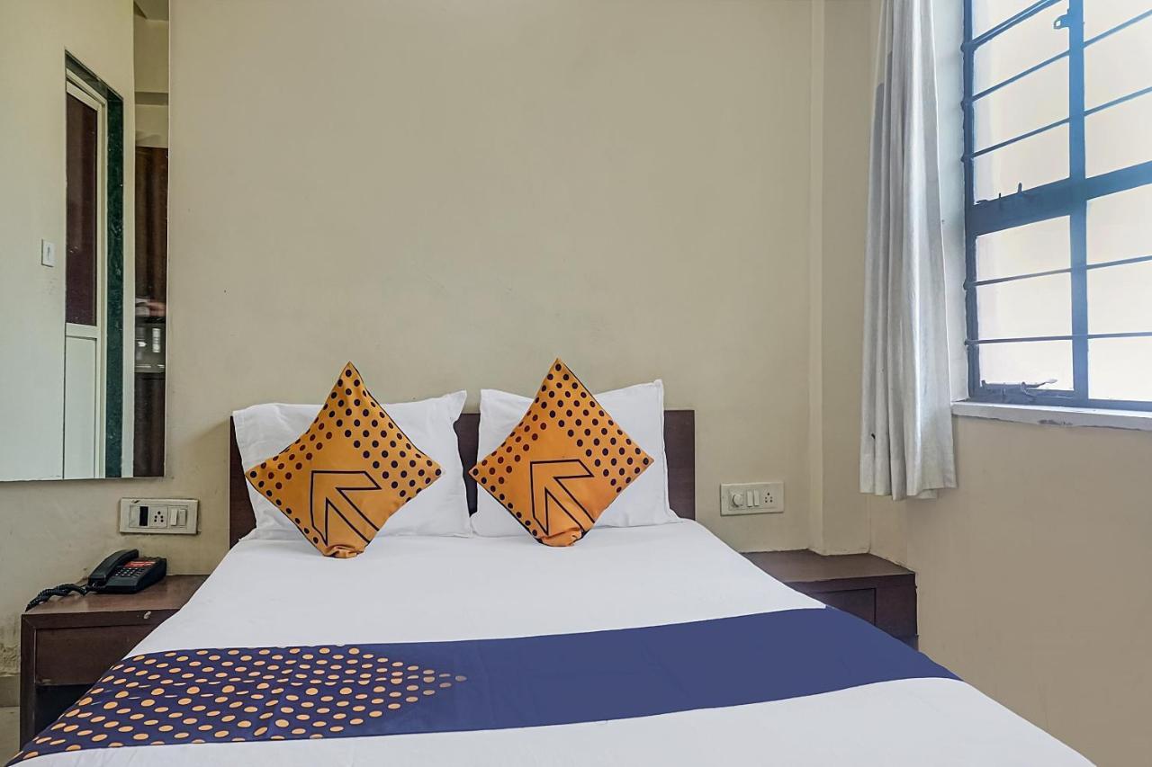 Oyo Flagship 75444 Hotel Kinara Lodging & Boarding Mangvadi エクステリア 写真