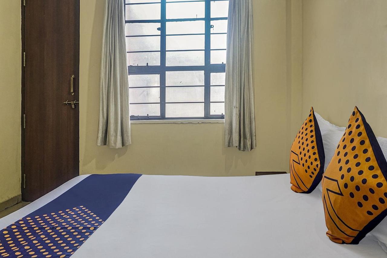 Oyo Flagship 75444 Hotel Kinara Lodging & Boarding Mangvadi エクステリア 写真