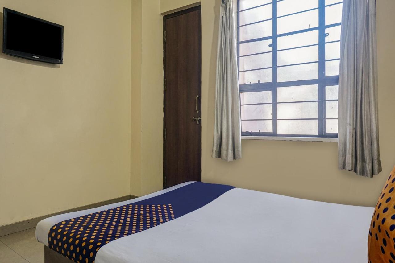 Oyo Flagship 75444 Hotel Kinara Lodging & Boarding Mangvadi エクステリア 写真