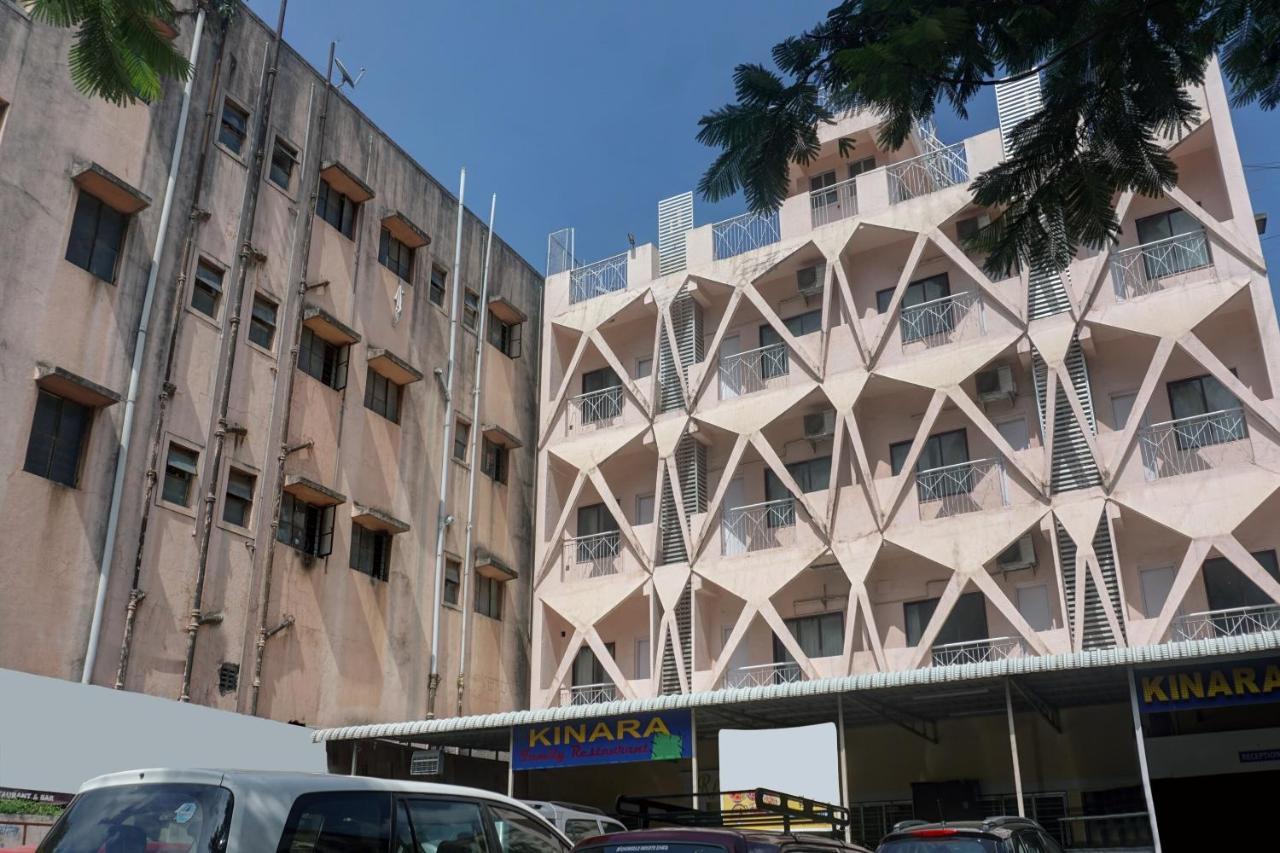 Oyo Flagship 75444 Hotel Kinara Lodging & Boarding Mangvadi エクステリア 写真